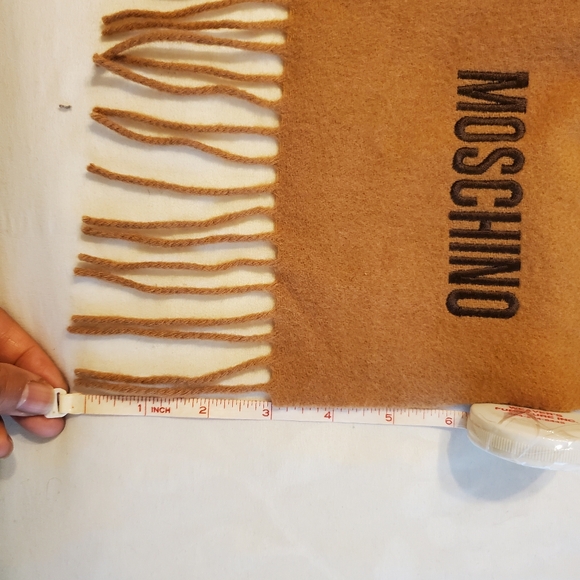 Moschino Tan/ Brown 100% Pura Lama/ Lamb’s Wool Scarf with fringe - Picture 5 of 9